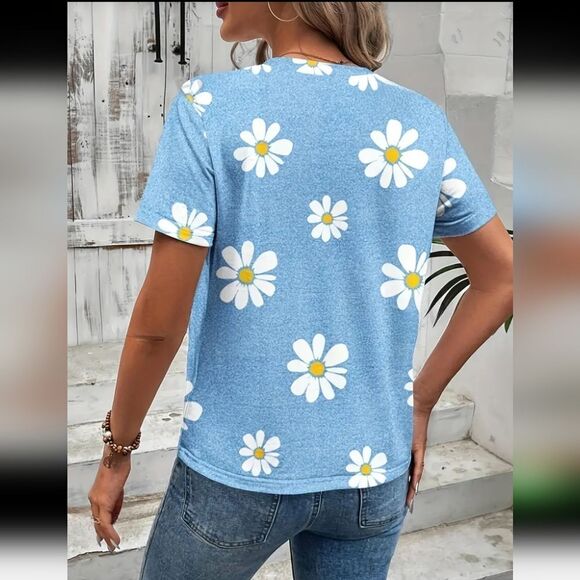 Pretty Blue Daisy Print Crew Neck T-Shirt Sz 4 - Picture 2 of 6